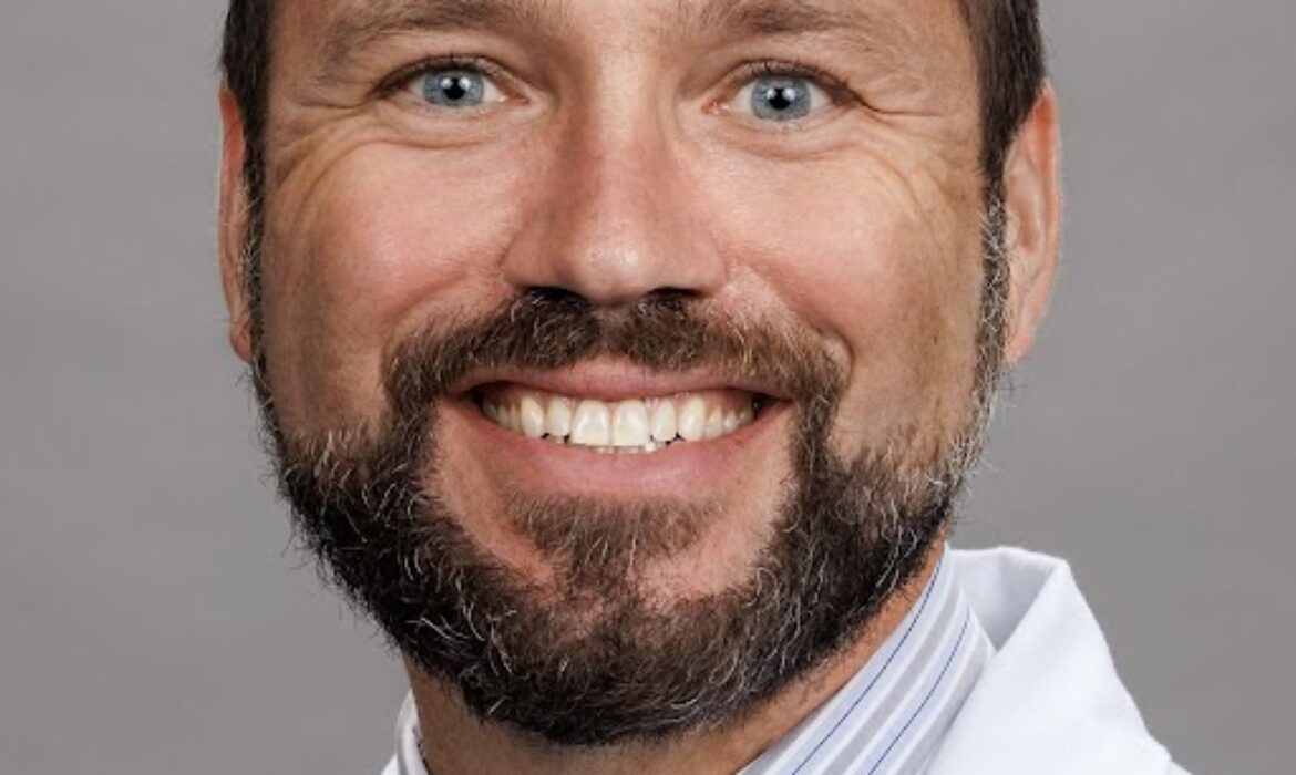 Dr. Nick Berryessa DipACVIM