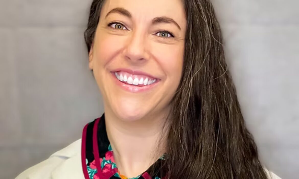 Dr. Cara Steele DipACVIM